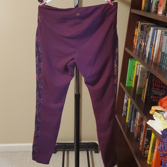 Gaiam yoga pants - Picture 3 of 3